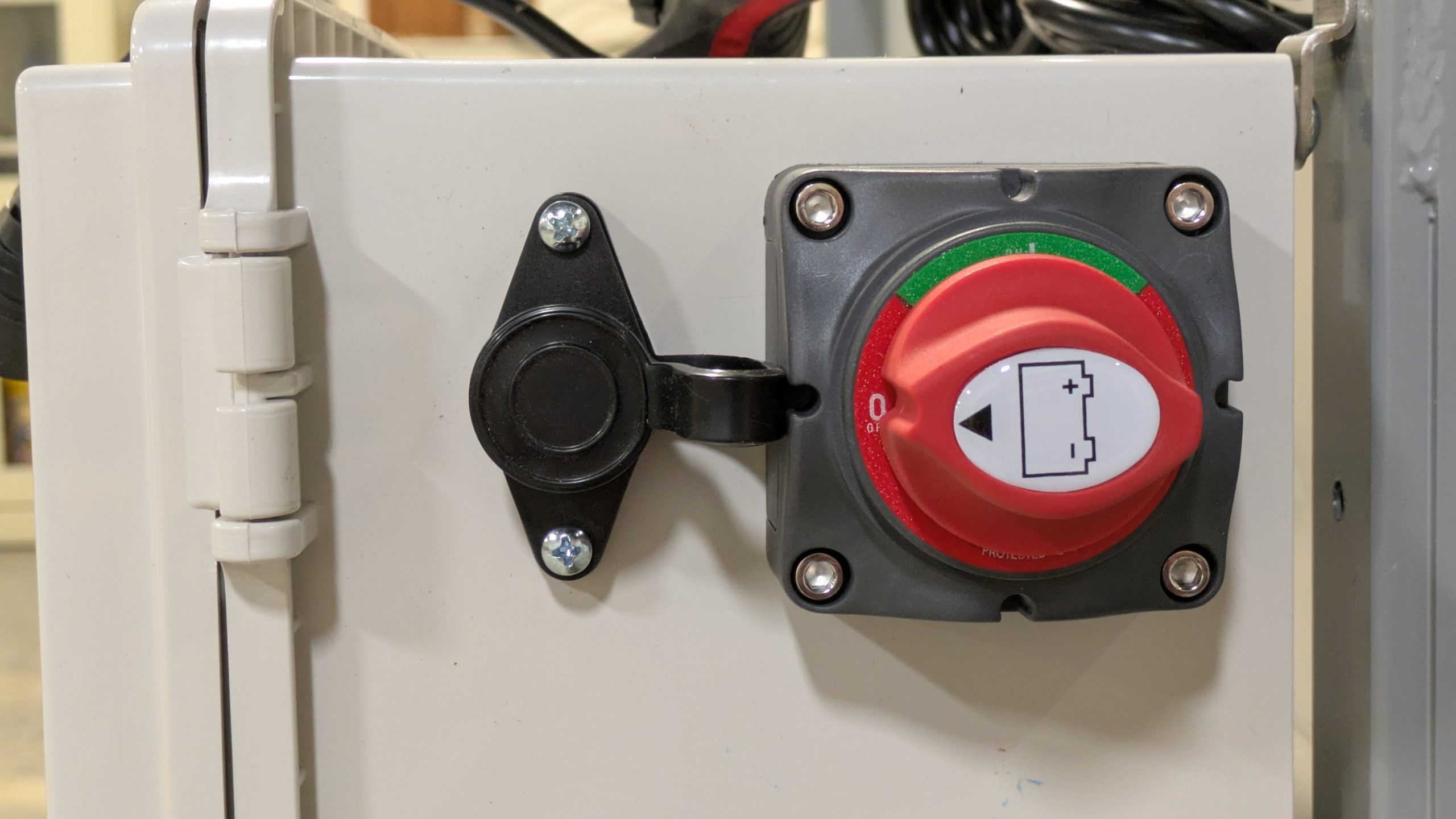 Wormgear CFT System E Winch Controller Box Detail Outlet